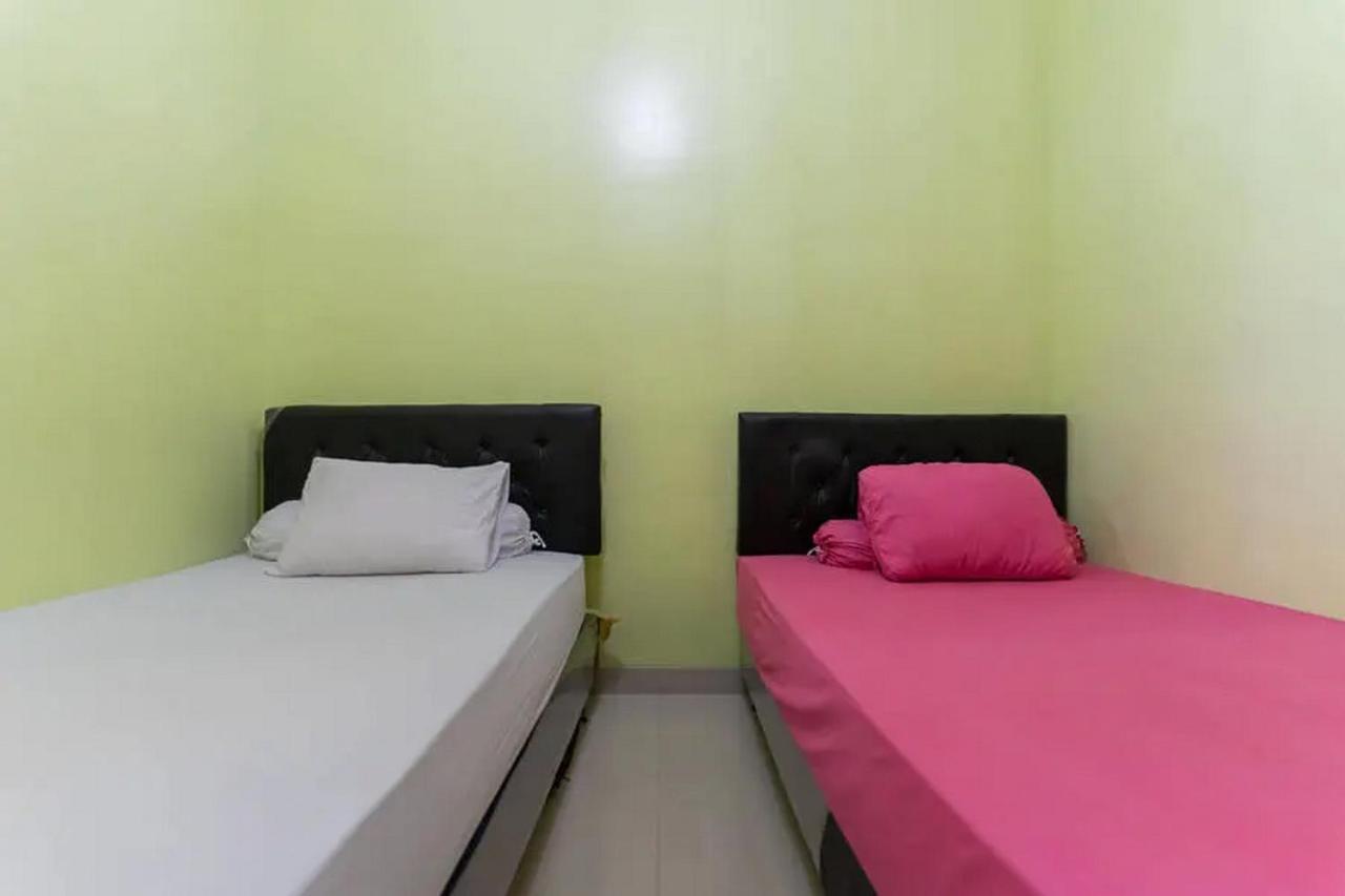 Hotel Kostawira Syariah Bintaro Mitra Reddoorz Mencil Exterior foto