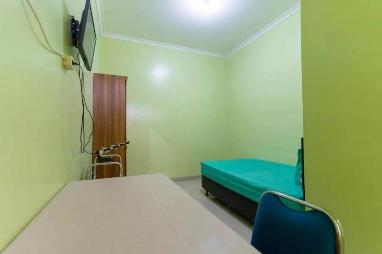 Hotel Kostawira Syariah Bintaro Mitra Reddoorz Mencil Exterior foto