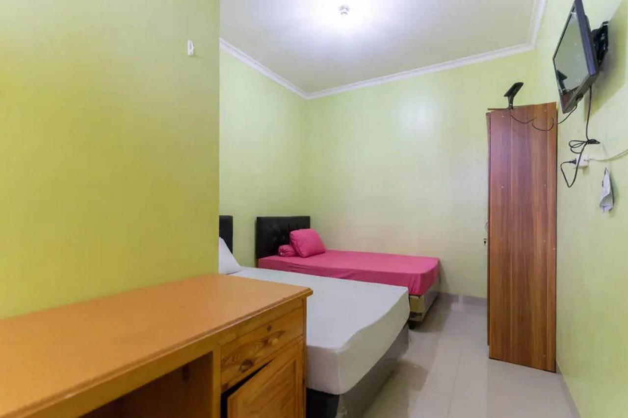 Hotel Kostawira Syariah Bintaro Mitra Reddoorz Mencil Exterior foto