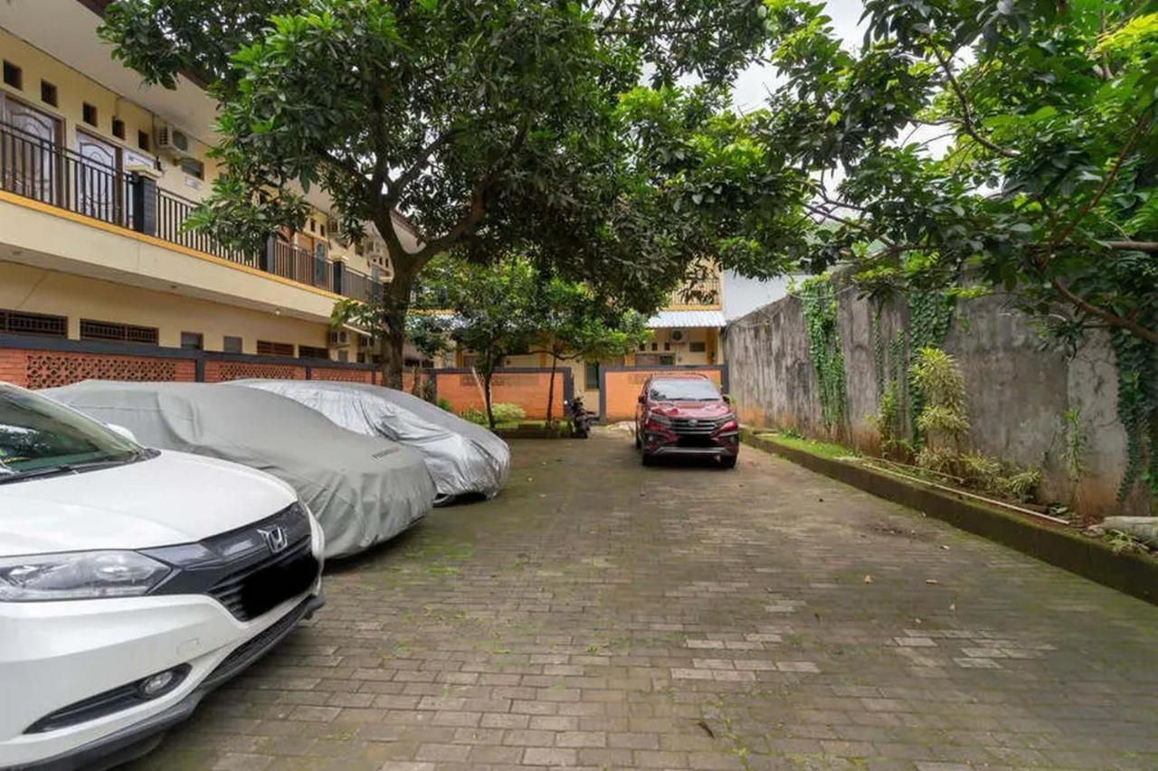Hotel Kostawira Syariah Bintaro Mitra Reddoorz Mencil Exterior foto
